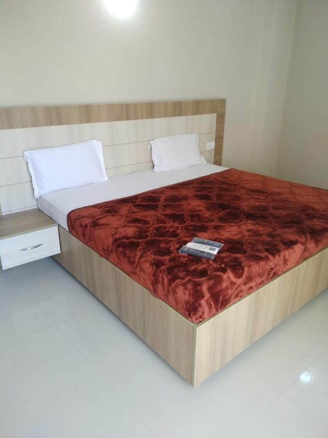 Shridham Holiday Vrindāvan Εξωτερικό φωτογραφία